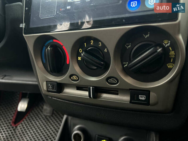 Черный Хендай Гетц, объемом двигателя 1.4 л и пробегом 196 тыс. км за 5799 $, фото 17 на Automoto.ua