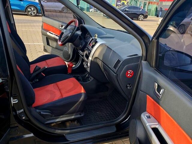 Черный Хендай Гетц, объемом двигателя 1.4 л и пробегом 272 тыс. км за 4600 $, фото 7 на Automoto.ua