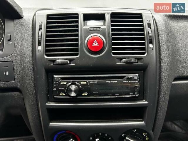 Чорний Хендай Гетц, об'ємом двигуна 1.09 л та пробігом 205 тис. км за 5200 $, фото 9 на Automoto.ua