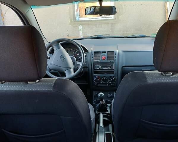 Чорний Хендай Гетц, об'ємом двигуна 1.5 л та пробігом 172 тис. км за 5350 $, фото 4 на Automoto.ua
