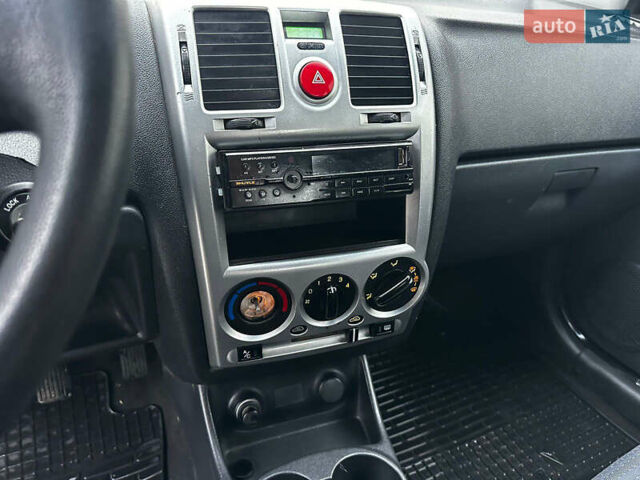 Черный Хендай Гетц, объемом двигателя 1.4 л и пробегом 95 тыс. км за 3900 $, фото 20 на Automoto.ua