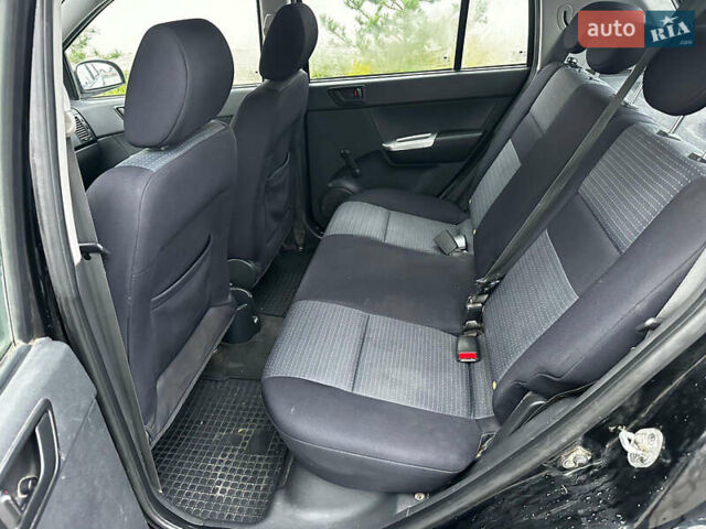 Черный Хендай Гетц, объемом двигателя 1.4 л и пробегом 95 тыс. км за 3900 $, фото 18 на Automoto.ua