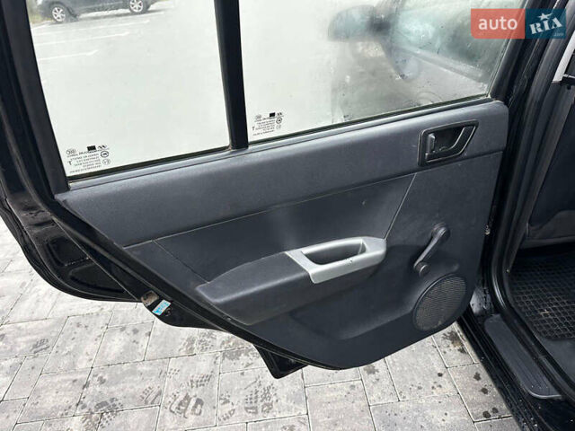 Черный Хендай Гетц, объемом двигателя 1.4 л и пробегом 95 тыс. км за 3900 $, фото 19 на Automoto.ua