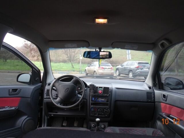 Черный Хендай Гетц, объемом двигателя 1.4 л и пробегом 278 тыс. км за 4200 $, фото 6 на Automoto.ua