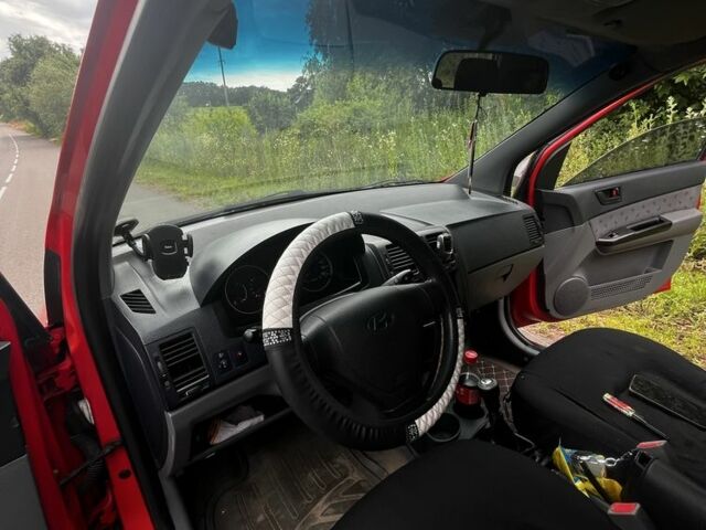 Красный Хендай Гетц, объемом двигателя 1.3 л и пробегом 28 тыс. км за 2700 $, фото 4 на Automoto.ua