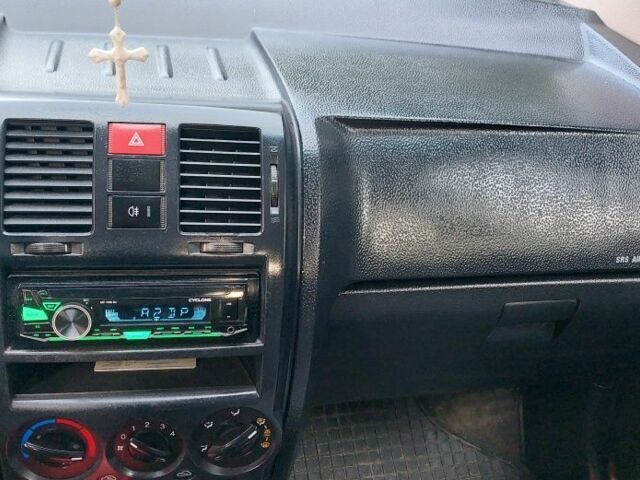 Хендай Гетц 2004 в Львове на Automoto.ua Красный Хендай Гетц, объемом двигателя 0 л и пробегом 241 тыс. км за 3100 $, фото 12 на Automoto.ua
