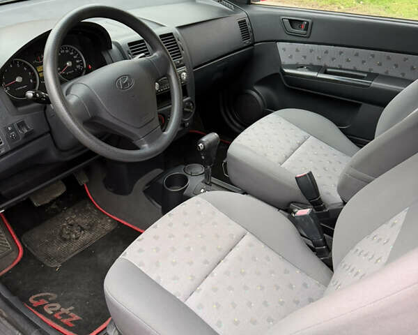 Красный Хендай Гетц, объемом двигателя 1.34 л и пробегом 18 тыс. км за 5000 $, фото 8 на Automoto.ua