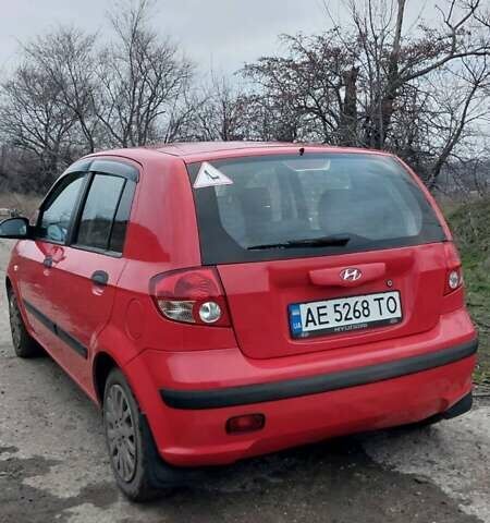 Красный Хендай Гетц, объемом двигателя 1.1 л и пробегом 179 тыс. км за 4000 $, фото 2 на Automoto.ua