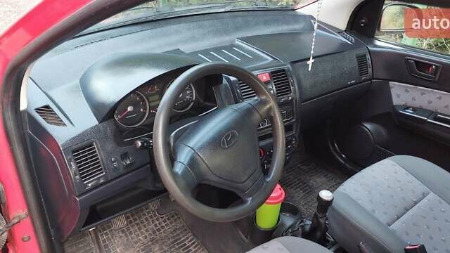 Красный Хендай Гетц, объемом двигателя 1.09 л и пробегом 241 тыс. км за 2900 $, фото 14 на Automoto.ua