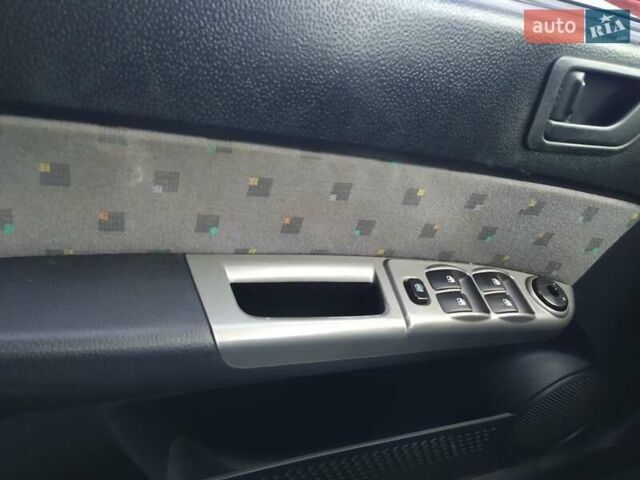 Красный Хендай Гетц, объемом двигателя 1.4 л и пробегом 180 тыс. км за 3000 $, фото 5 на Automoto.ua