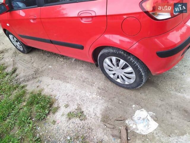 Красный Хендай Гетц, объемом двигателя 1.4 л и пробегом 180 тыс. км за 3000 $, фото 9 на Automoto.ua