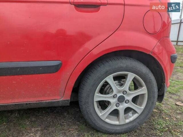 Красный Хендай Гетц, объемом двигателя 1.34 л и пробегом 200 тыс. км за 4000 $, фото 4 на Automoto.ua
