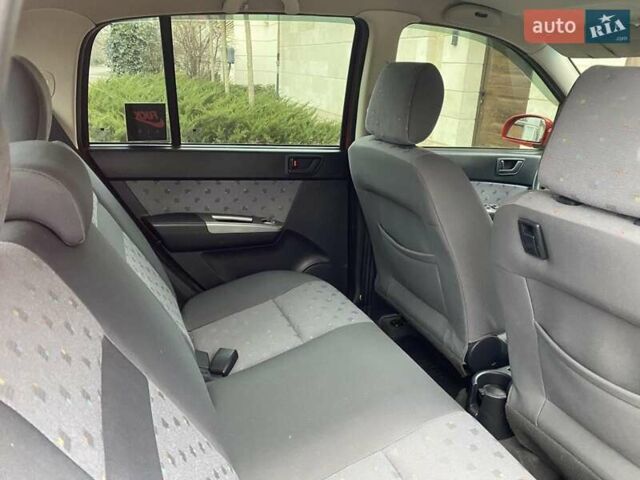 Красный Хендай Гетц, объемом двигателя 1.34 л и пробегом 154 тыс. км за 5200 $, фото 21 на Automoto.ua