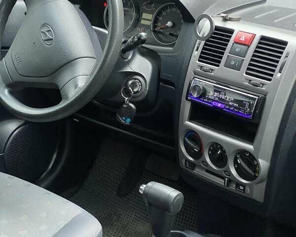 Красный Хендай Гетц, объемом двигателя 1.34 л и пробегом 154 тыс. км за 5200 $, фото 16 на Automoto.ua