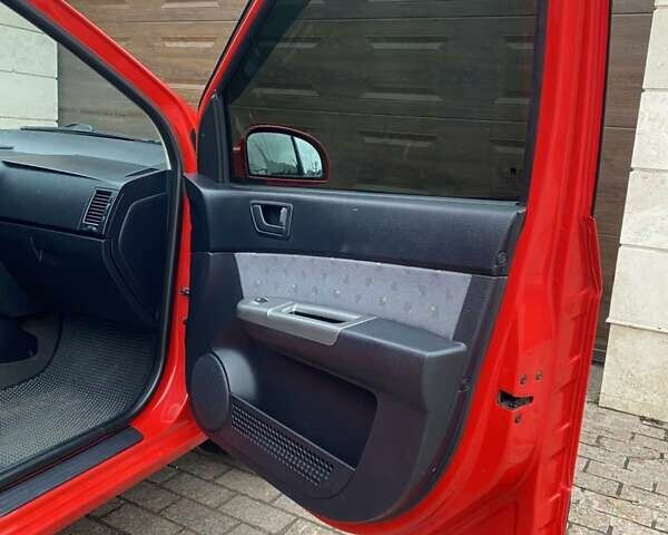 Красный Хендай Гетц, объемом двигателя 1.34 л и пробегом 154 тыс. км за 5200 $, фото 13 на Automoto.ua