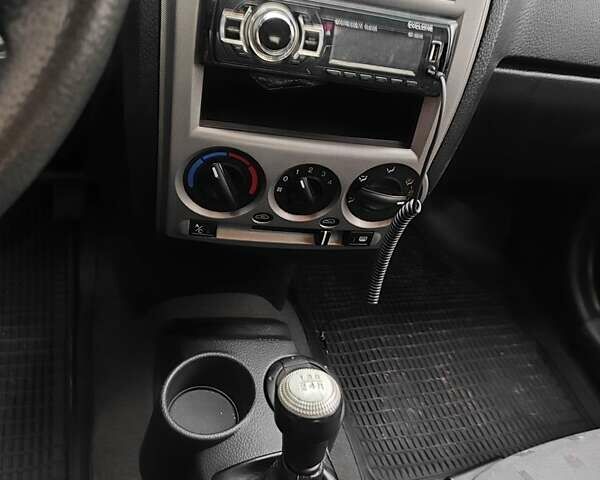 Червоний Хендай Гетц, об'ємом двигуна 1.34 л та пробігом 190 тис. км за 4500 $, фото 13 на Automoto.ua