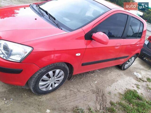 Красный Хендай Гетц, объемом двигателя 1.4 л и пробегом 180 тыс. км за 3000 $, фото 4 на Automoto.ua