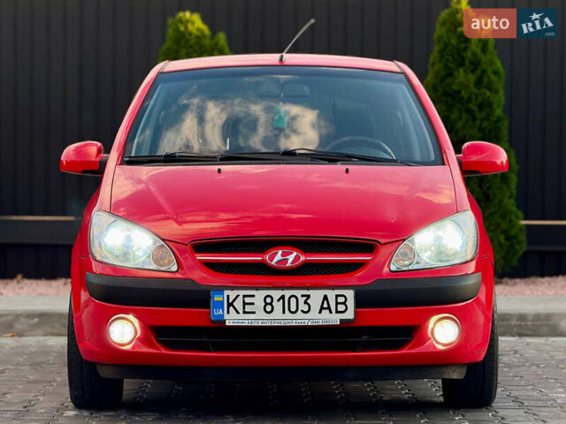 Красный Хендай Гетц, объемом двигателя 1.6 л и пробегом 170 тыс. км за 5999 $, фото 2 на Automoto.ua