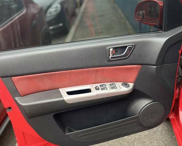 Червоний Хендай Гетц, об'ємом двигуна 1.6 л та пробігом 228 тис. км за 5200 $, фото 10 на Automoto.ua