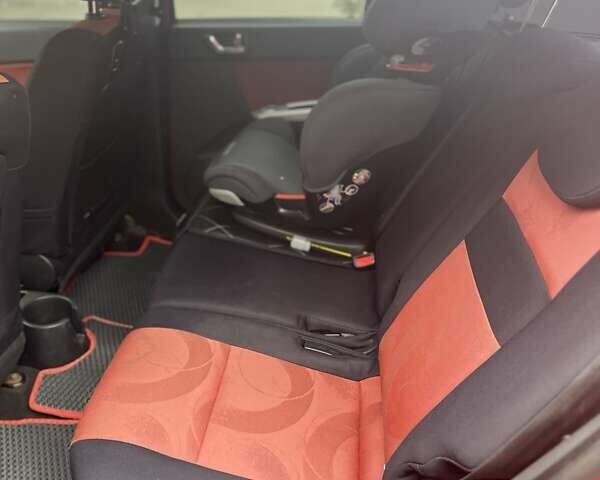 Червоний Хендай Гетц, об'ємом двигуна 1.6 л та пробігом 228 тис. км за 5200 $, фото 8 на Automoto.ua