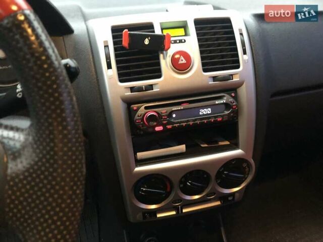 Красный Хендай Гетц, объемом двигателя 1.6 л и пробегом 100 тыс. км за 5000 $, фото 10 на Automoto.ua