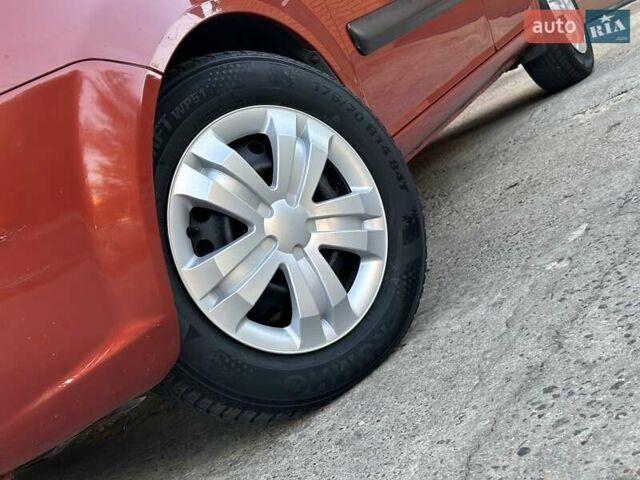 Красный Хендай Гетц, объемом двигателя 1.4 л и пробегом 163 тыс. км за 5800 $, фото 2 на Automoto.ua
