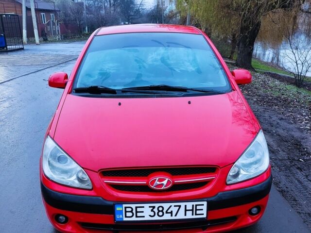 Красный Хендай Гетц, объемом двигателя 1.6 л и пробегом 200 тыс. км за 4600 $, фото 2 на Automoto.ua