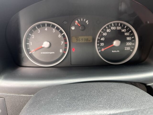 Красный Хендай Гетц, объемом двигателя 1.4 л и пробегом 96 тыс. км за 4700 $, фото 3 на Automoto.ua