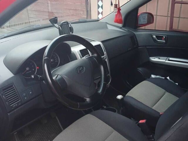 Красный Хендай Гетц, объемом двигателя 1.6 л и пробегом 225 тыс. км за 3800 $, фото 6 на Automoto.ua