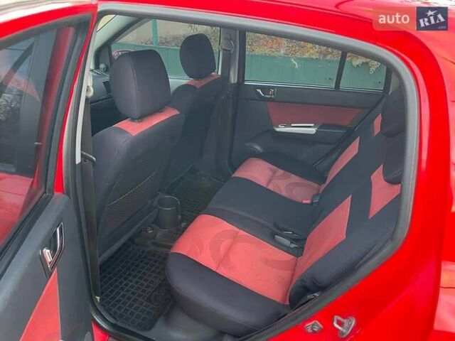 Красный Хендай Гетц, объемом двигателя 1.4 л и пробегом 292 тыс. км за 3950 $, фото 1 на Automoto.ua