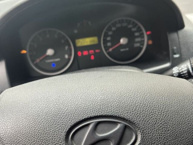 Червоний Хендай Гетц, об'ємом двигуна 1.6 л та пробігом 228 тис. км за 5200 $, фото 4 на Automoto.ua