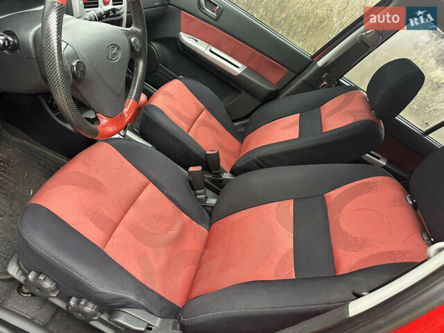 Красный Хендай Гетц, объемом двигателя 1.4 л и пробегом 201 тыс. км за 5600 $, фото 13 на Automoto.ua