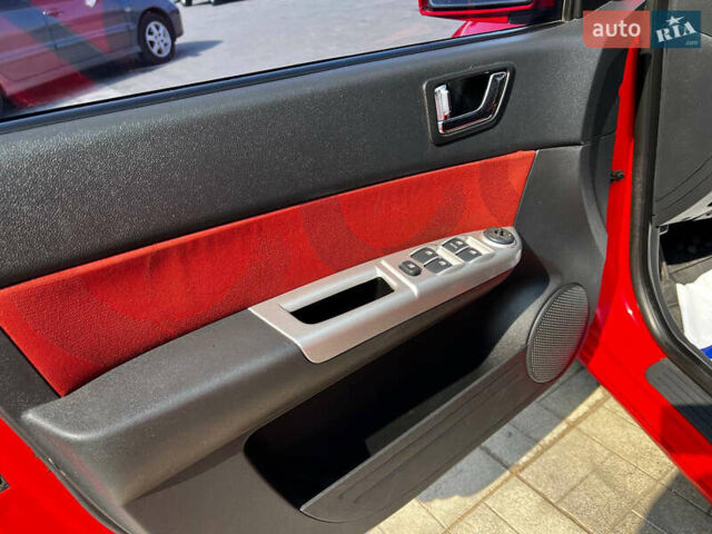 Хендай Гетц 2006 у Дніпро (Дніпропетровську) на Automoto.ua Червоний Хендай Гетц, об'ємом двигуна 1.4 л та пробігом 210 тис. км за 4799 $, фото 7 на Automoto.ua