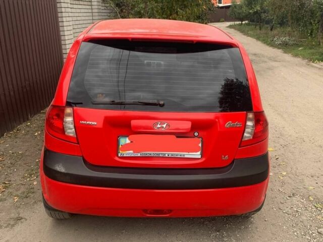 Красный Хендай Гетц, объемом двигателя 1.6 л и пробегом 137 тыс. км за 5000 $, фото 1 на Automoto.ua