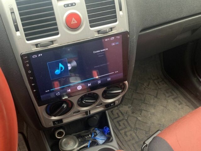 Красный Хендай Гетц, объемом двигателя 1.6 л и пробегом 137 тыс. км за 5000 $, фото 6 на Automoto.ua