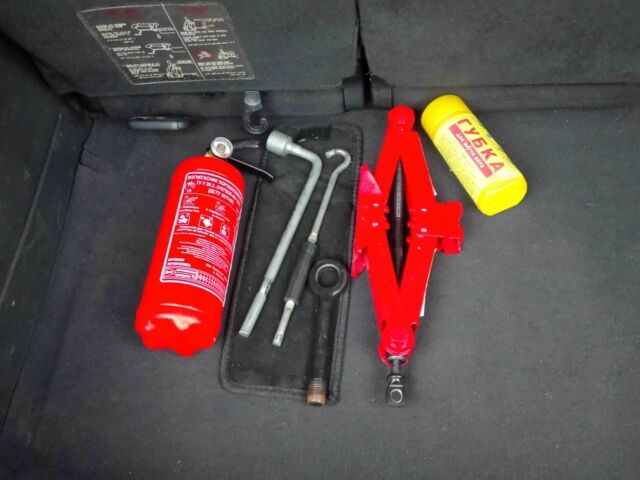 Красный Хендай Гетц, объемом двигателя 1.4 л и пробегом 219 тыс. км за 4800 $, фото 17 на Automoto.ua