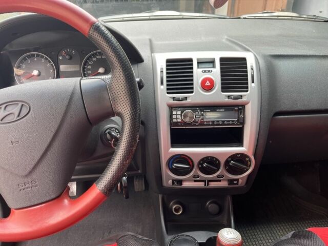 Красный Хендай Гетц, объемом двигателя 1.4 л и пробегом 96 тыс. км за 4700 $, фото 2 на Automoto.ua