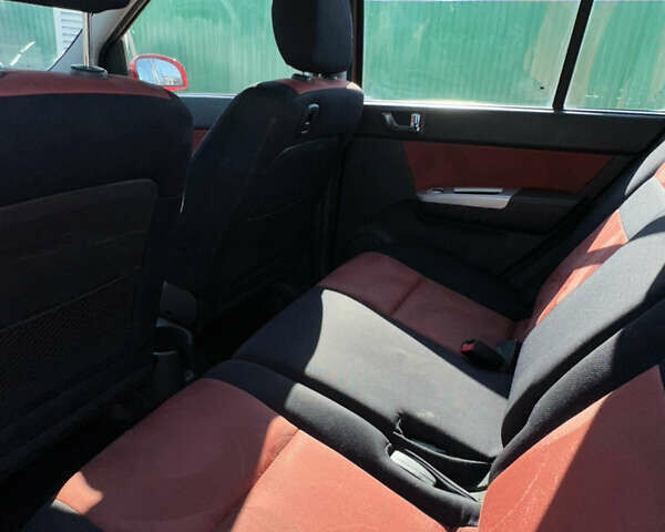 Червоний Хендай Гетц, об'ємом двигуна 1.4 л та пробігом 105 тис. км за 5500 $, фото 7 на Automoto.ua