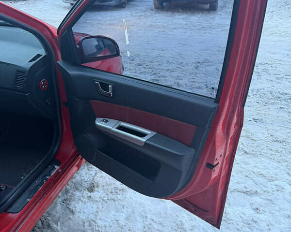 Красный Хендай Гетц, объемом двигателя 1.4 л и пробегом 228 тыс. км за 3999 $, фото 31 на Automoto.ua