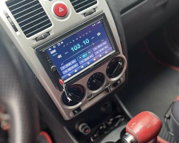 Червоний Хендай Гетц, об'ємом двигуна 1.6 л та пробігом 228 тис. км за 5200 $, фото 7 на Automoto.ua