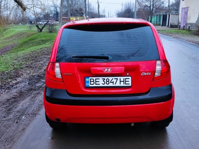 Красный Хендай Гетц, объемом двигателя 1.6 л и пробегом 200 тыс. км за 4600 $, фото 3 на Automoto.ua
