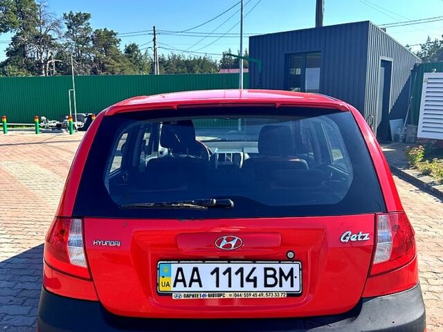 Красный Хендай Гетц, объемом двигателя 1.4 л и пробегом 105 тыс. км за 5500 $, фото 3 на Automoto.ua