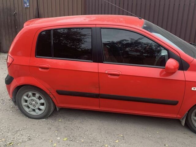 Красный Хендай Гетц, объемом двигателя 1.6 л и пробегом 137 тыс. км за 5000 $, фото 2 на Automoto.ua