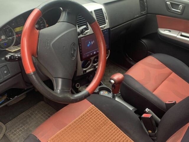 Красный Хендай Гетц, объемом двигателя 1.6 л и пробегом 137 тыс. км за 5000 $, фото 4 на Automoto.ua