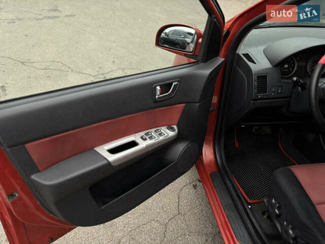 Червоний Хендай Гетц, об'ємом двигуна 1.4 л та пробігом 168 тис. км за 5500 $, фото 14 на Automoto.ua