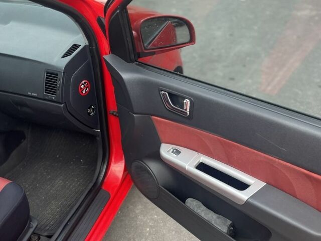 Червоний Хендай Гетц, об'ємом двигуна 1.4 л та пробігом 201 тис. км за 5000 $, фото 17 на Automoto.ua