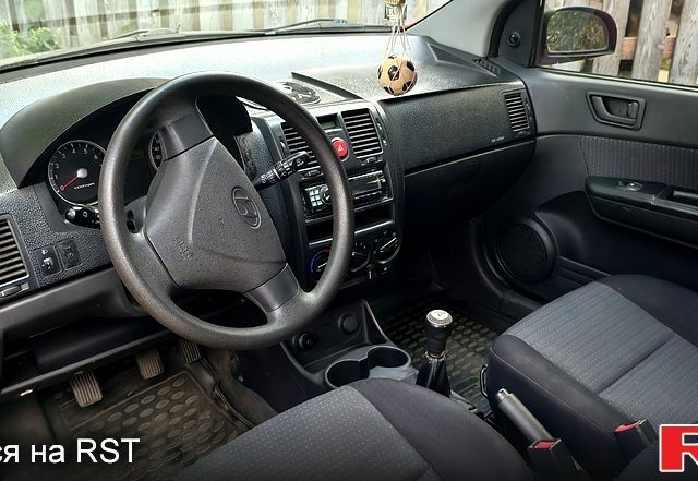 Красный Хендай Гетц, объемом двигателя 1.1 л и пробегом 227 тыс. км за 3650 $, фото 5 на Automoto.ua