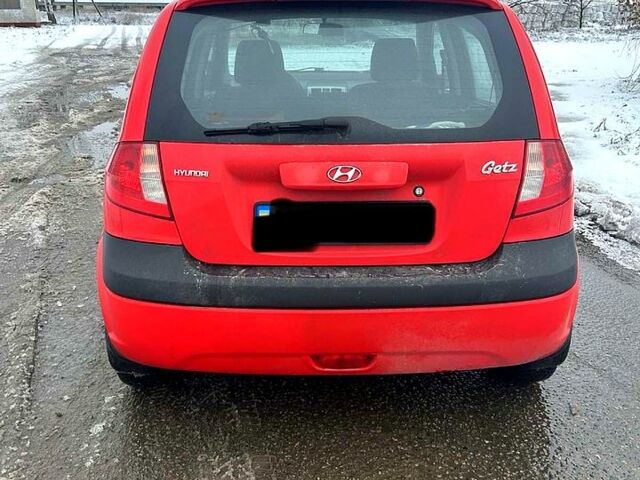 Красный Хендай Гетц, объемом двигателя 1.4 л и пробегом 165 тыс. км за 5950 $, фото 1 на Automoto.ua