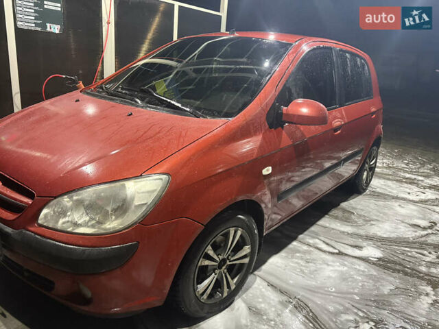 Красный Хендай Гетц, объемом двигателя 1.4 л и пробегом 217 тыс. км за 5700 $, фото 4 на Automoto.ua