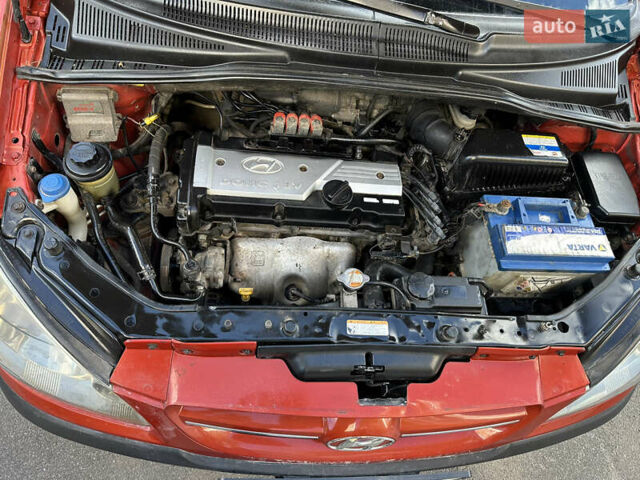 Красный Хендай Гетц, объемом двигателя 1.4 л и пробегом 157 тыс. км за 4899 $, фото 1 на Automoto.ua